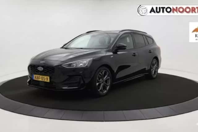 Ford Focus (2023) thumbnail 1
