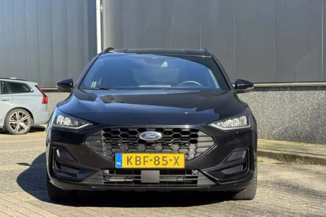Ford Focus (2023) thumbnail 3