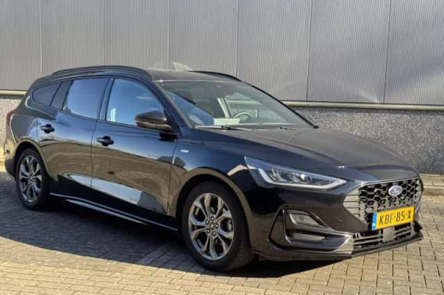 Ford Focus (2023) thumbnail 5
