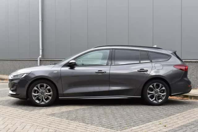 Ford Focus (2023) thumbnail 6