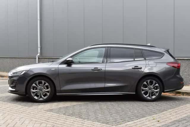 Ford Focus (2023) thumbnail 6