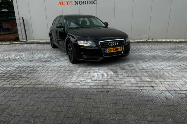 Audi A4 (2008) thumbnail 2