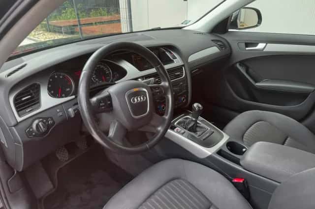Audi A4 (2008) thumbnail 6