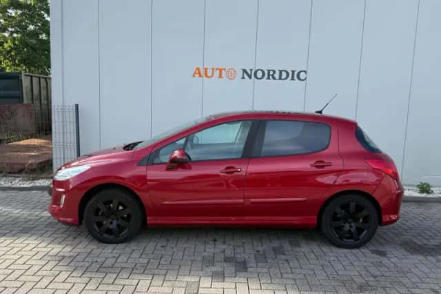 Peugeot 308 (2008) thumbnail 4