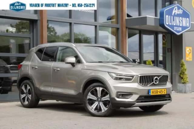 Volvo XC40 (2025) thumbnail 1