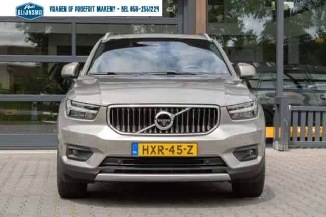 Volvo XC40 (2025) thumbnail 3