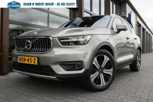 Volvo XC40 (2025) thumbnail 5