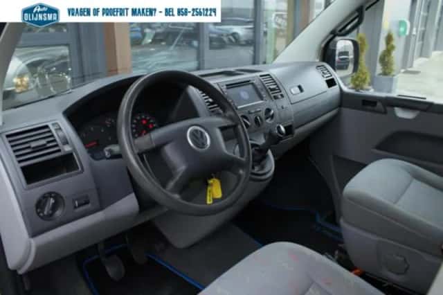 Volkswagen Transporter (2003) thumbnail 4