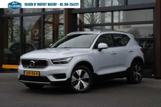 Volvo XC40 (2021) thumbnail 4