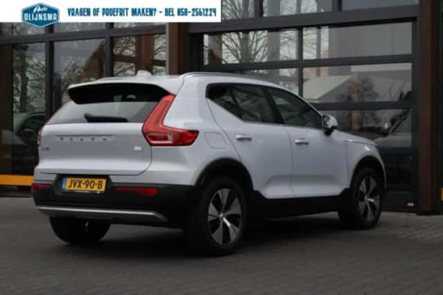 Volvo XC40 (2021) thumbnail 4