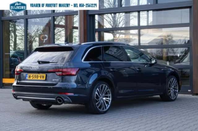 Audi A4 (2021) thumbnail 5