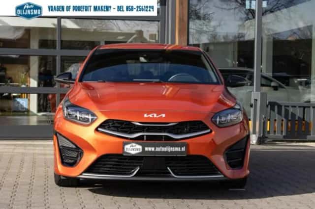 Kia Ceed (2023) thumbnail 3