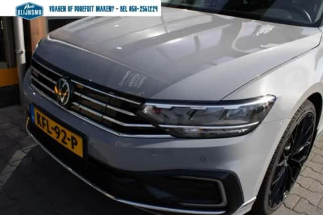 Volkswagen Passat (2023) thumbnail 5