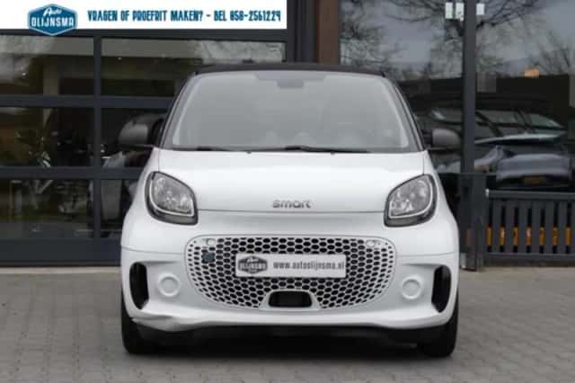 Smart Fortwo (2021) thumbnail 3