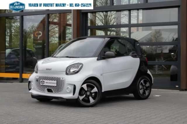 Smart Fortwo (2021) thumbnail 4