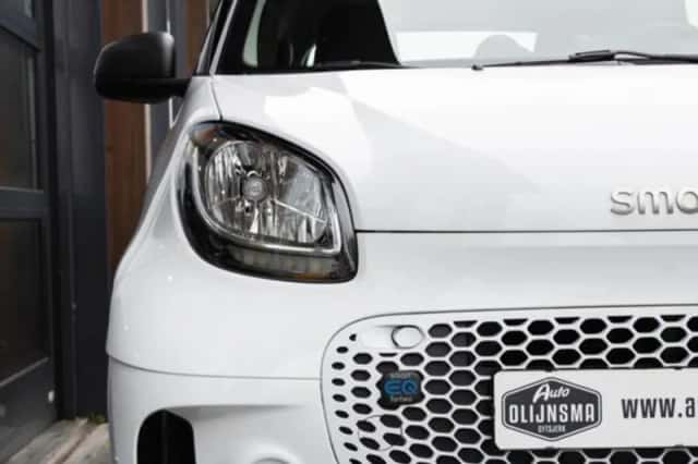 Smart Fortwo (2022) thumbnail 6