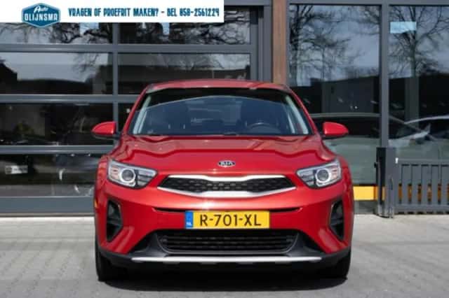 Kia Stonic (2023) thumbnail 3