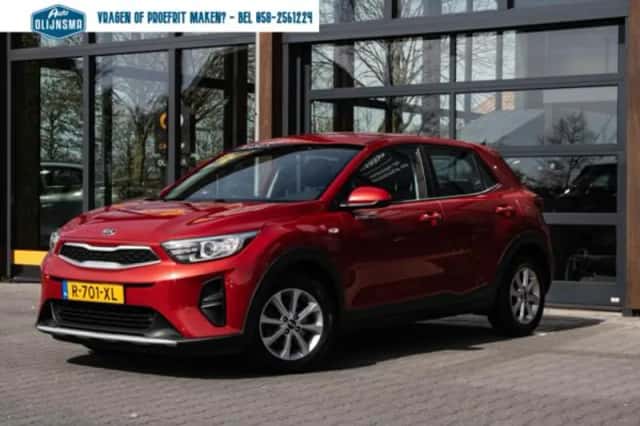 Kia Stonic (2023) thumbnail 4