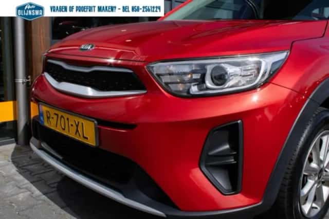 Kia Stonic (2023) thumbnail 5