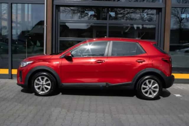 Kia Stonic (2018) thumbnail 6