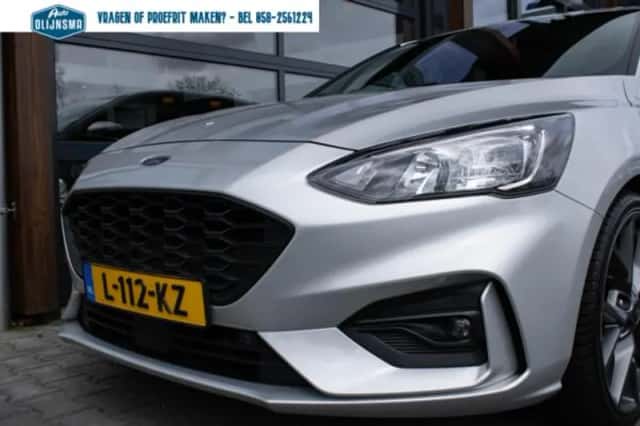 Ford Focus (2021) thumbnail 4