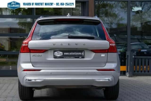 Volvo XC60 (2022) thumbnail 6
