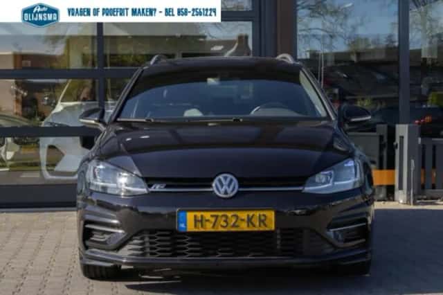 Volkswagen Golf (2020) thumbnail 3
