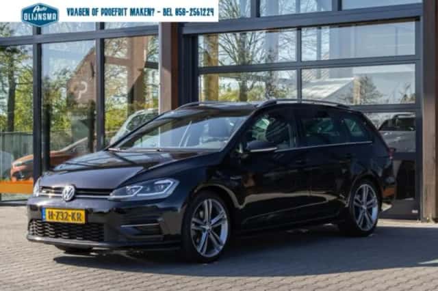 Volkswagen Golf (2020) thumbnail 4