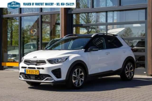 Kia Stonic (2021) thumbnail 4