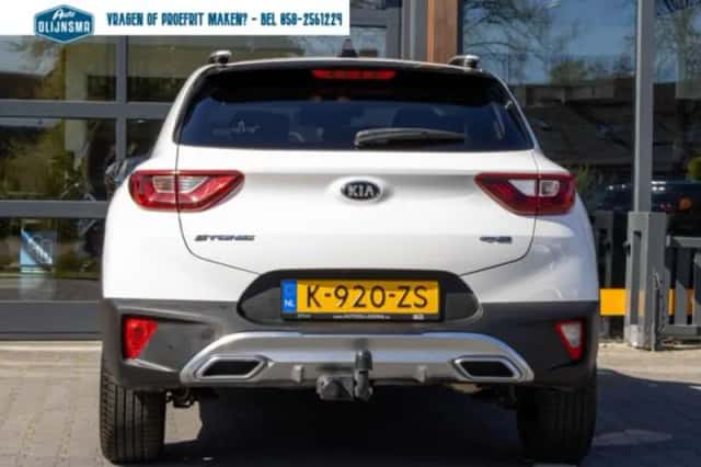 Kia Stonic (2021) thumbnail 6