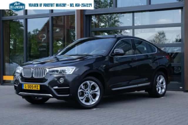 BMW X4 (2021) thumbnail 4