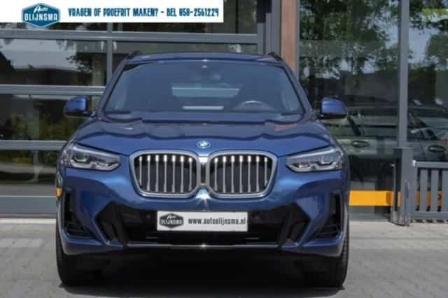 BMW X3 (2022) thumbnail 3