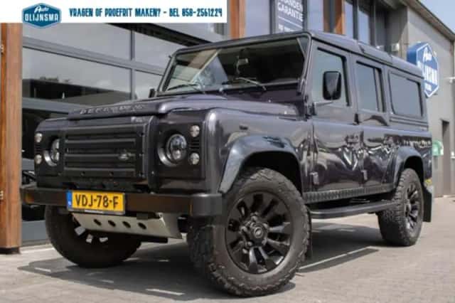 Land Rover Defender (2019) thumbnail 5