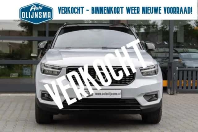 Volvo XC40 (2021) thumbnail 3