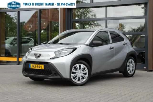 Toyota Aygo (2022) thumbnail 3