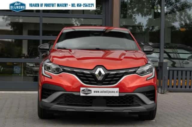 Renault Captur (2022) thumbnail 2