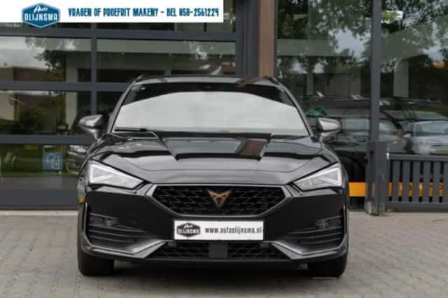 CUPRA Leon (2023) thumbnail 4