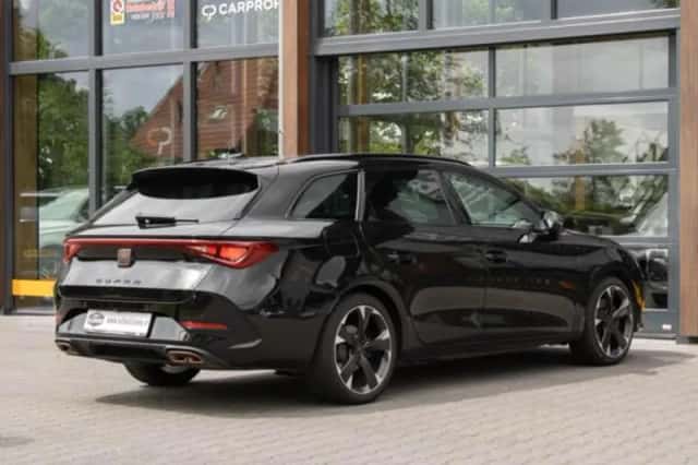 CUPRA Leon (2023) thumbnail 6