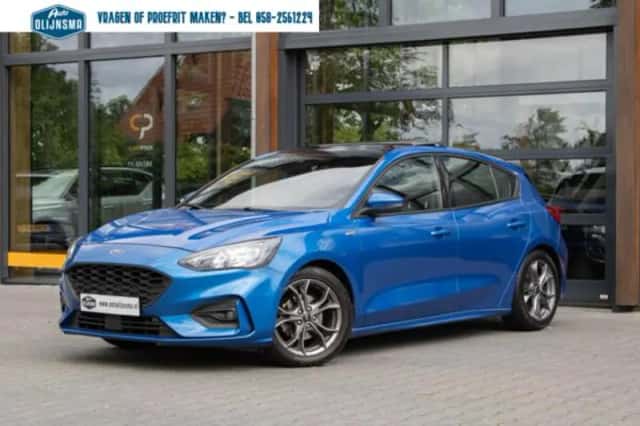 Ford Focus (2021) thumbnail 4