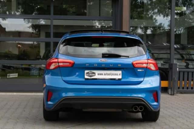 Ford Focus (2021) thumbnail 6