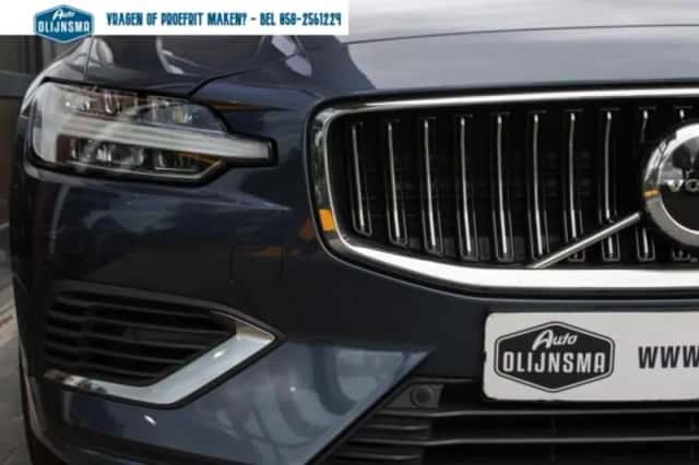 Volvo V60 (2023) thumbnail 6