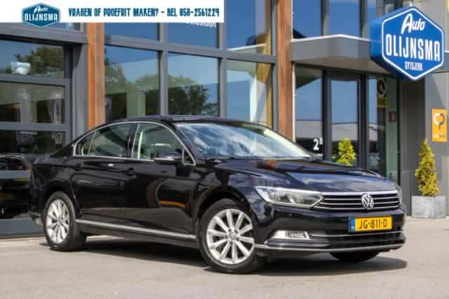 Volkswagen Passat (2016) thumbnail 1