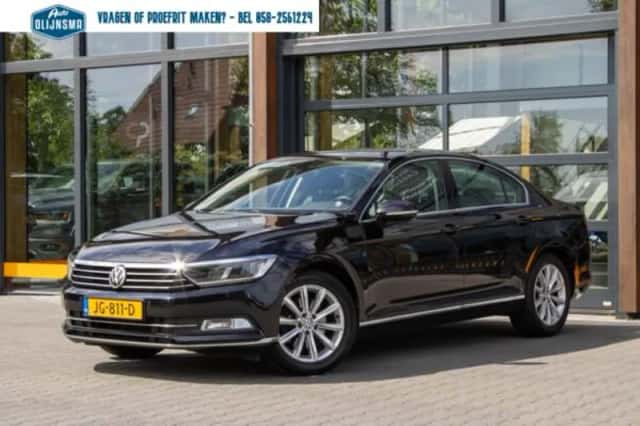 Volkswagen Passat (2016) thumbnail 3