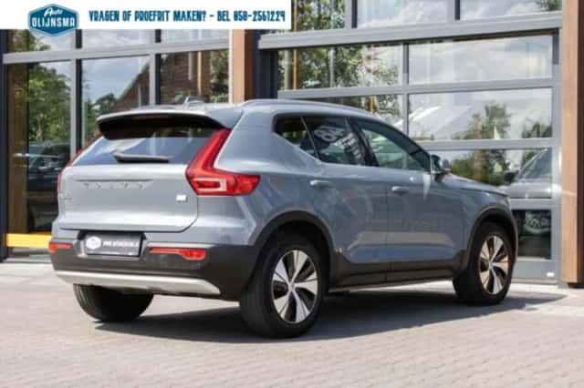 Volvo XC40 (2023) thumbnail 4