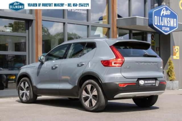 Volvo XC40 (2023) thumbnail 5