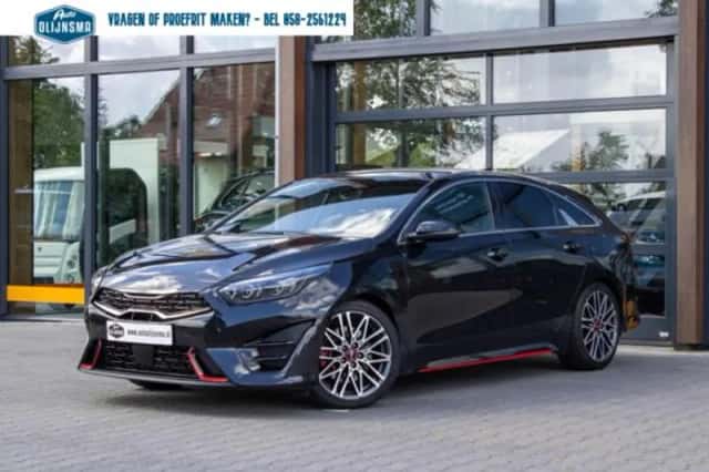 Kia Proceed (2023) thumbnail 3