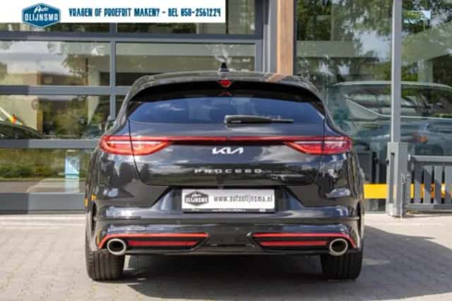 Kia Proceed (2023) thumbnail 5
