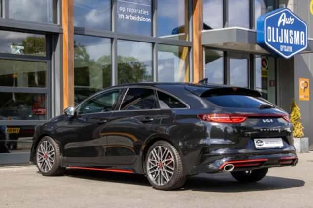 Kia Proceed (2023) thumbnail 6