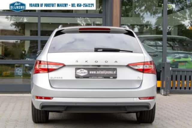 Škoda Superb (2021) thumbnail 5