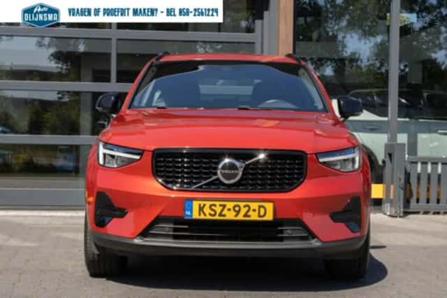Volvo XC40 (2023) thumbnail 2